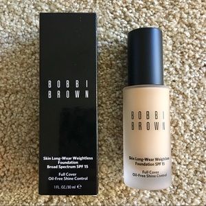 Bobbi Brown Long-Wear Weightless Foundation